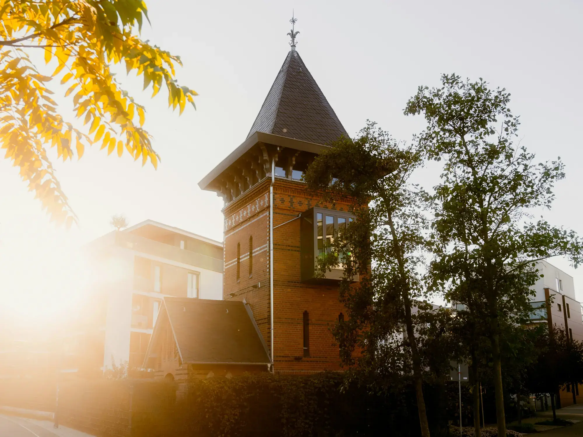 Über die GENO Group: historischer Turm in Magdeburg